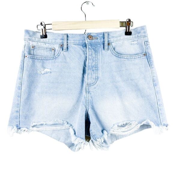 Calvin Klein Light Wash Frayed Edge Raw Hem Denim Jean Shorts Size 30 - Picture 4 of 7